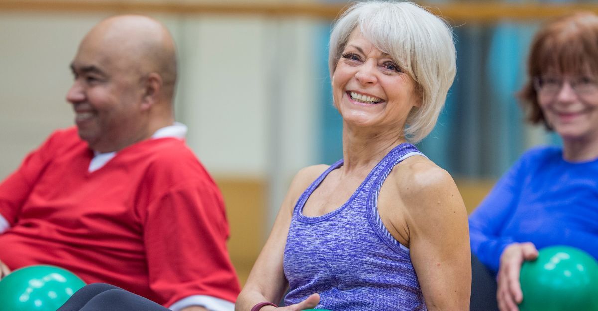 Persone fanno attività fisica aerobica