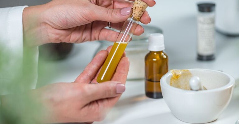 provetta in laboratorio omeopatico