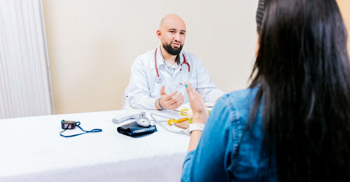 Una donna a colloquio con un medico