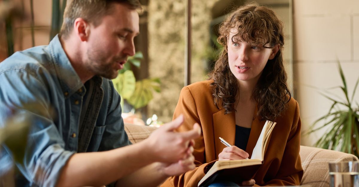 Un ragazzo parla con uno psicologo