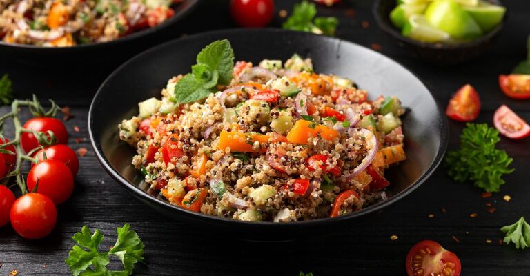 insalata di quinoa con verdure