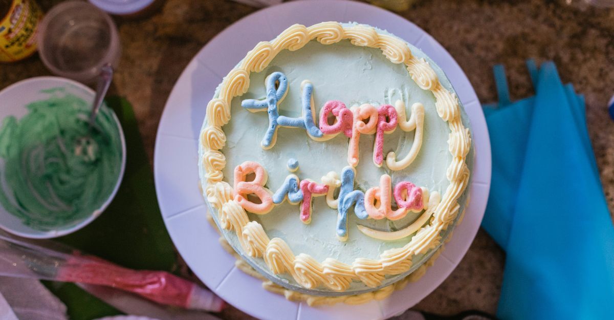 Torta di compleanno decorata