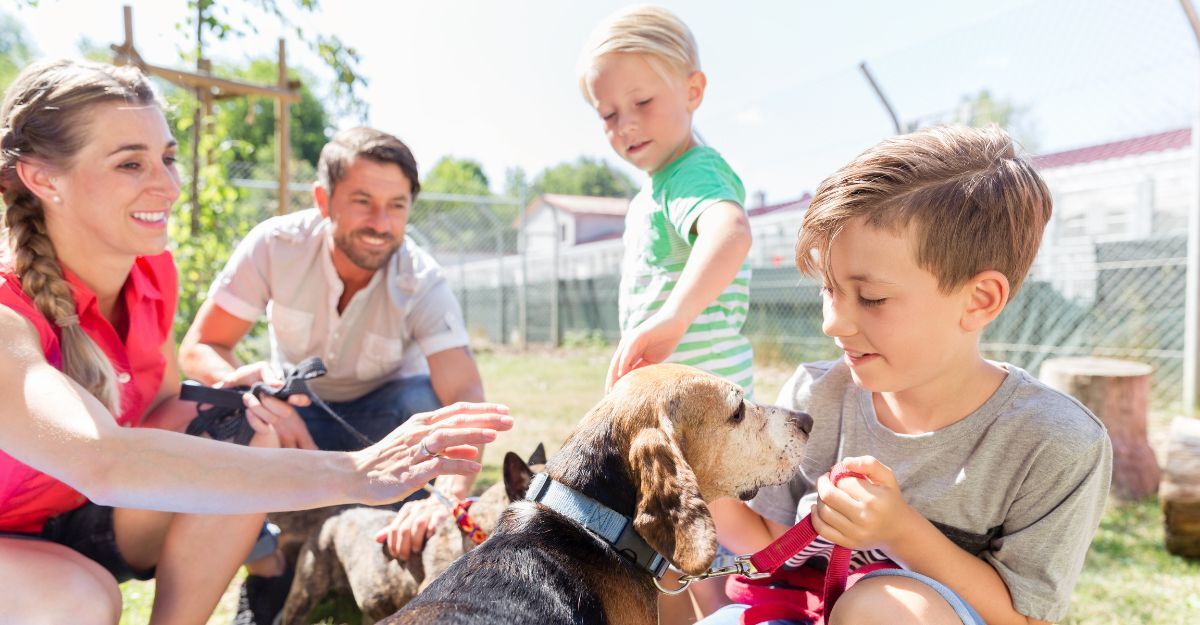 Adulti e bambini con cane