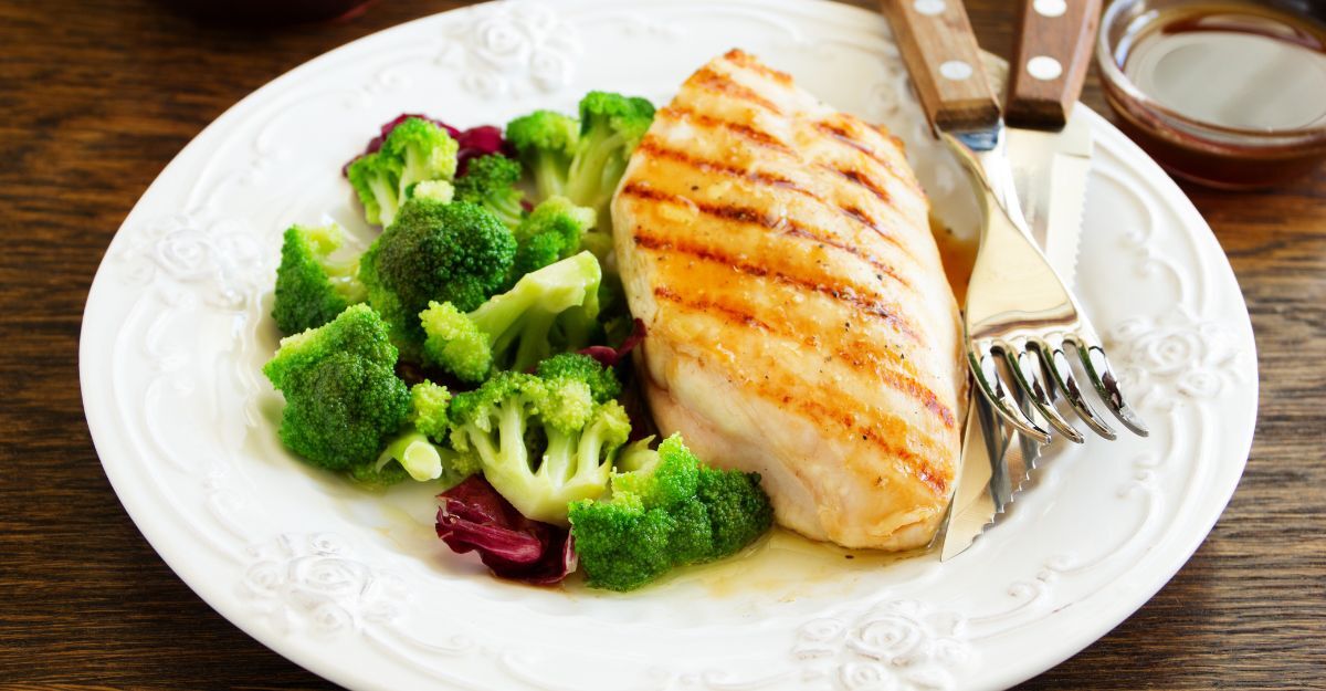 piatto con pollo e verdure bollite