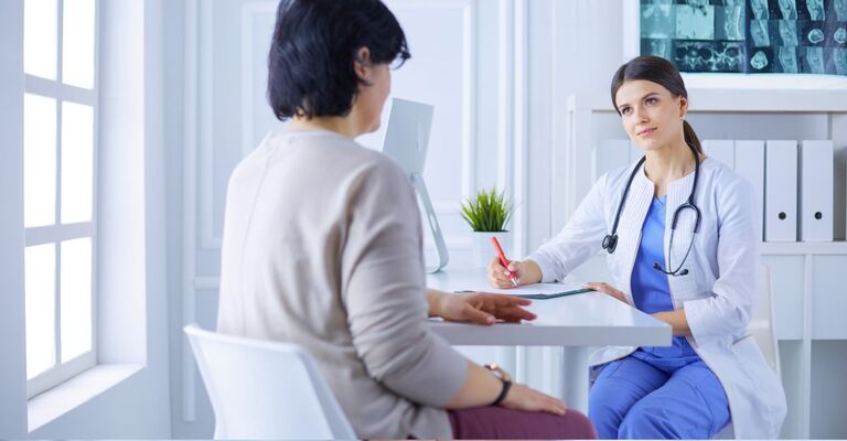 paziente dal medico in ambulatorio