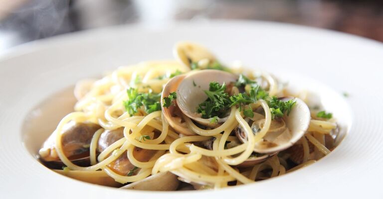 Un piatto di spaghetti alle vongole