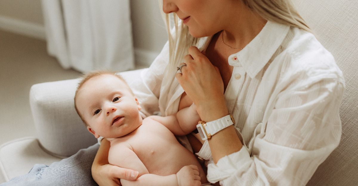 Una donna che allatta