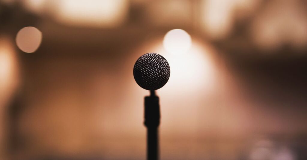 Un microfono ad un concerto