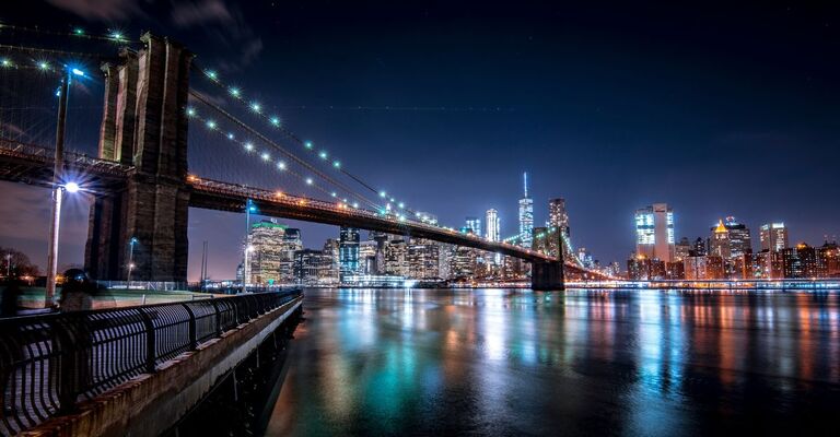 Frasi Gossip girl Manhattan di notte