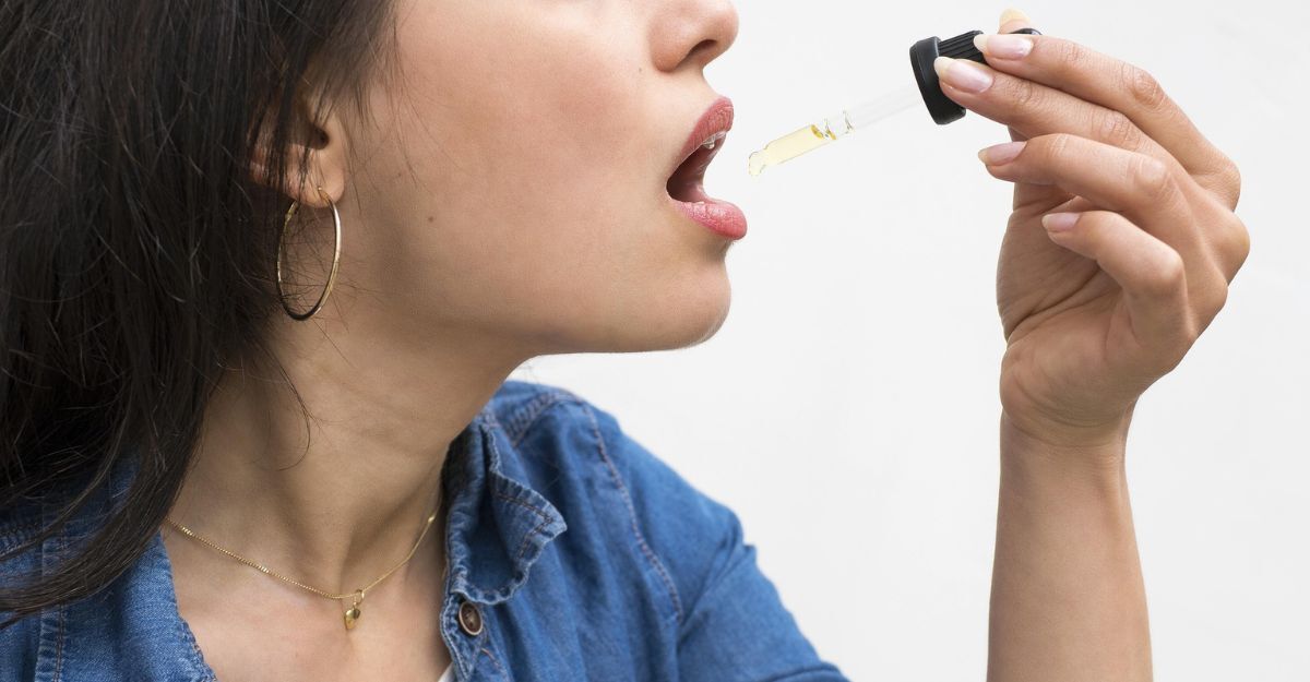 donna-che-assume-olio-cbd