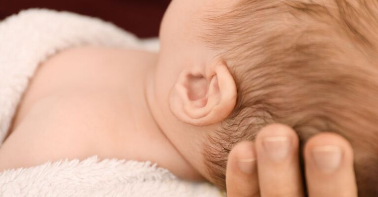 orecchio di un neonato