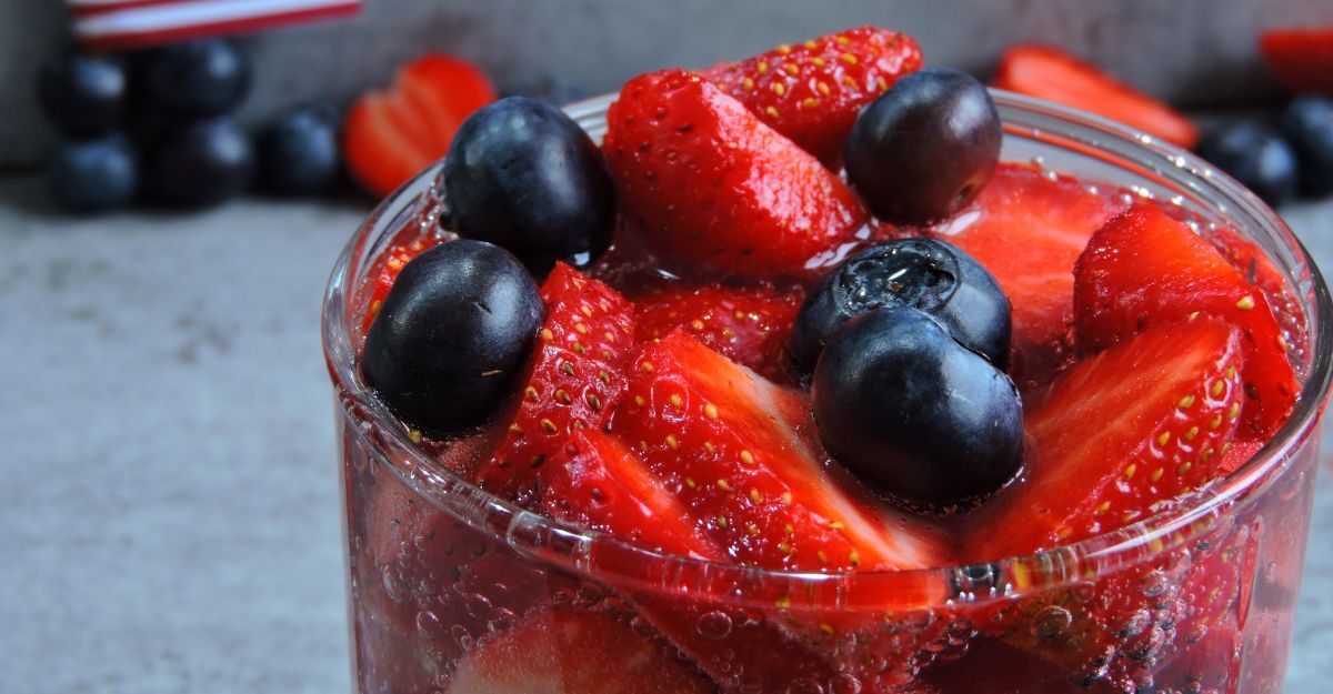 acqua-detox-fragola-e-mirtillo