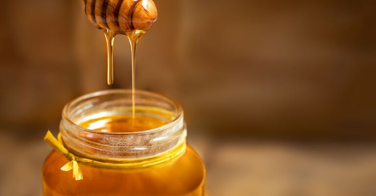 miele in un barattolo