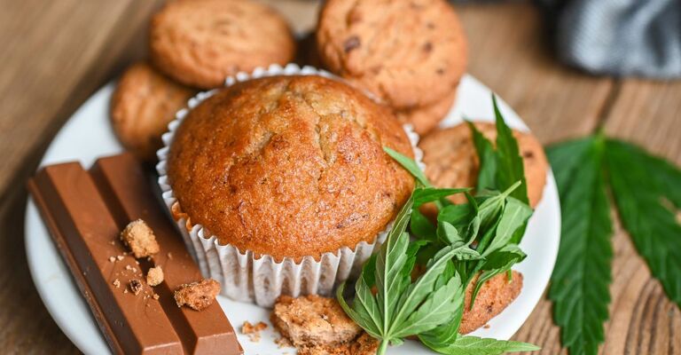 pasticcini e cioccolata con cannabis