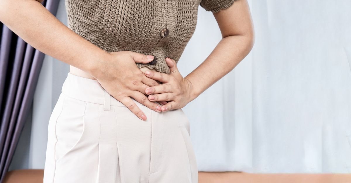 donna con leggero fastidio alla pancia