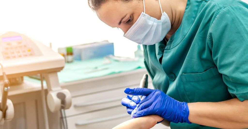 podologa cura paziente