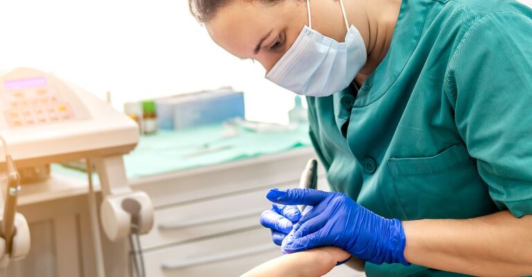 podologa cura paziente