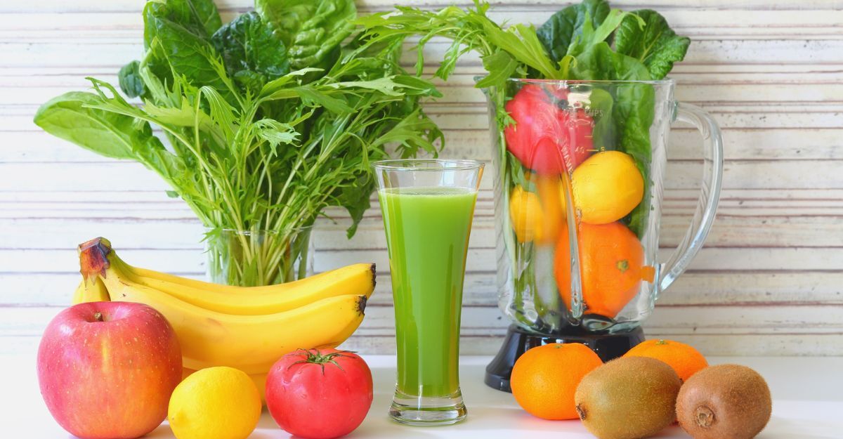 Frutta e verdura fresca su un tavolo 