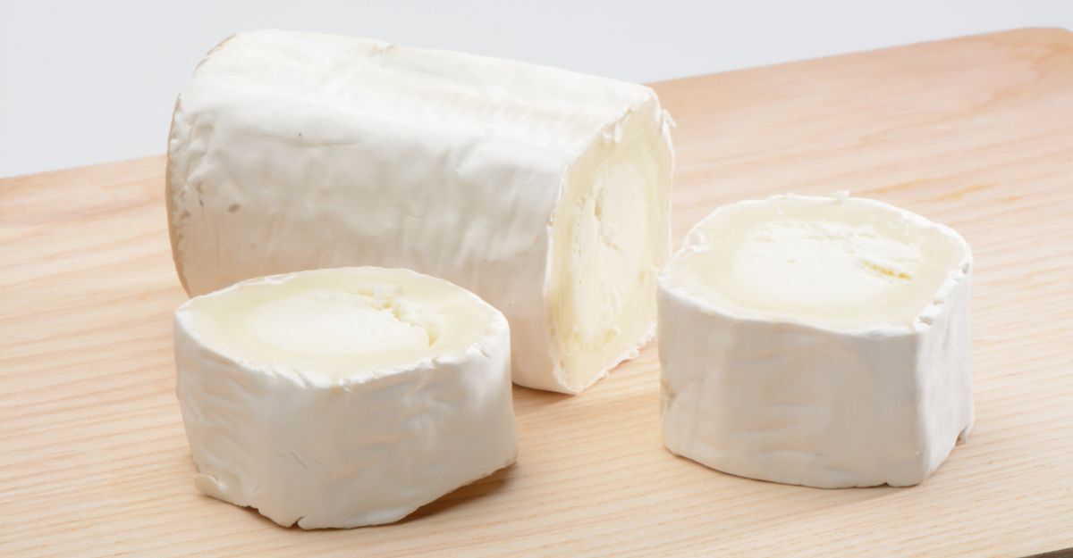 Formaggio di capra sul tavolo