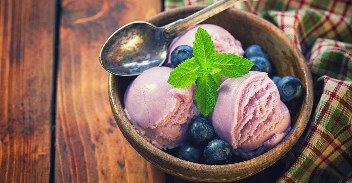 gelato al mirtillo