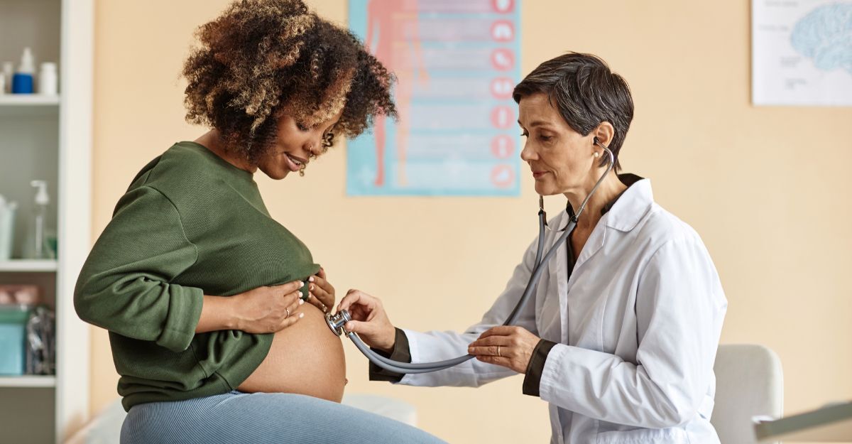 Una donna incinta dal medico