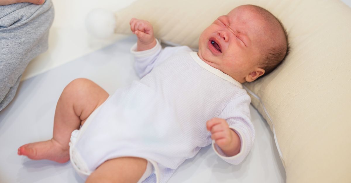 Un neonato che piange