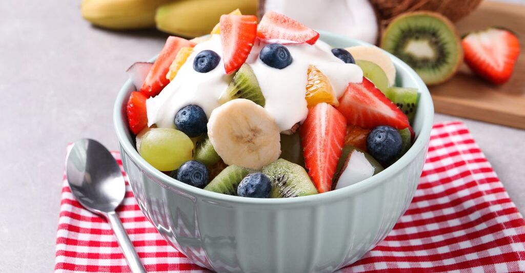 coppa di frutta e yogurt