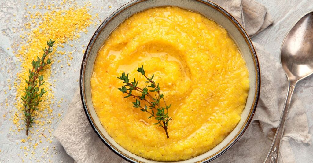 piatto di polenta con timo
