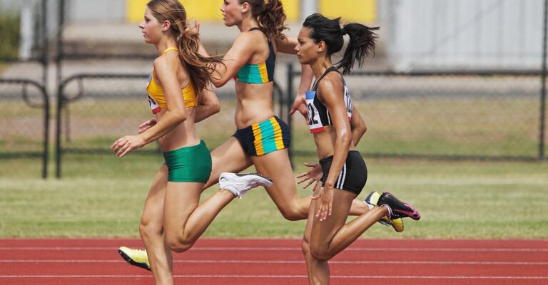 Fasi del ciclo e performance cognitiva 3 etlete, sulla pista da corsa