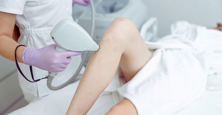 Epilazione laser e gravidanza: ecco perché non si consiglia epilazione laser e sugaring nel salone di bellezza