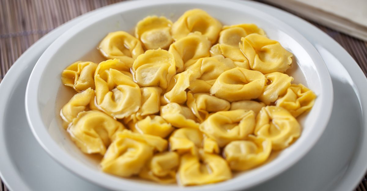 Dei cappelletti in brodo
