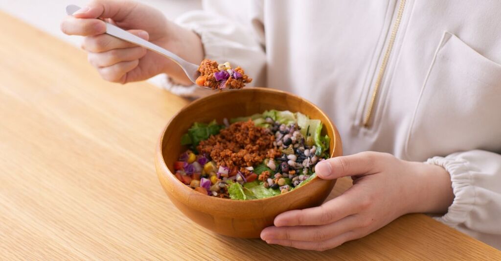 Un piatto con la dieta per la malattia renale cronica.