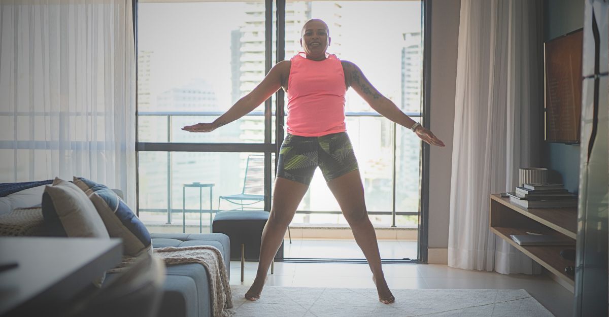 Una donna fa 50 salti appena sveglia.