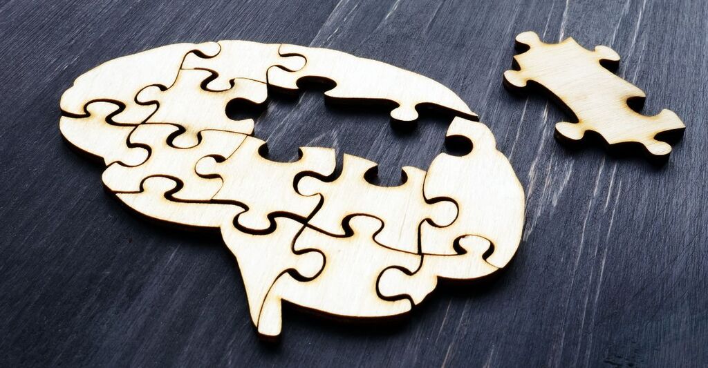 Un cervello in forma di puzzle per indicare l'allenamento per l'Alzheimer.
