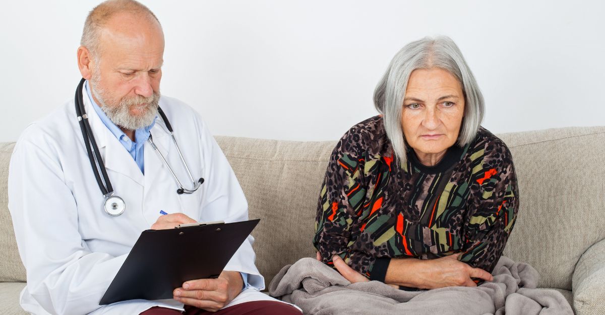 medico visita paziente