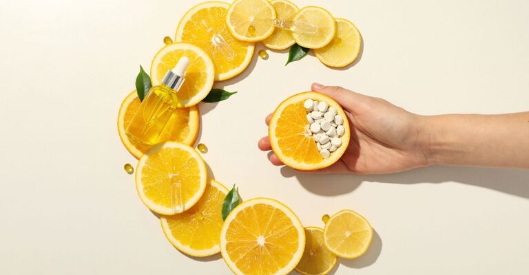 composizione-di-agrumi-e-integratori-di-vitamina-c