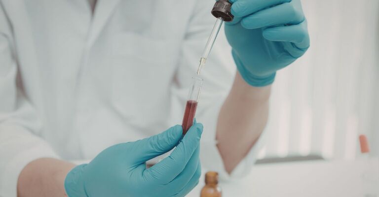 Una provetta contenente sangue