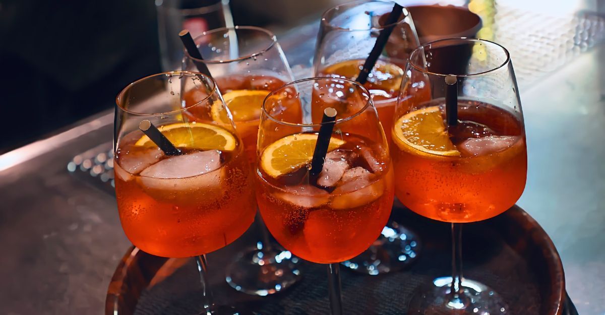 vassoio-pieno-di-aperol-spritz