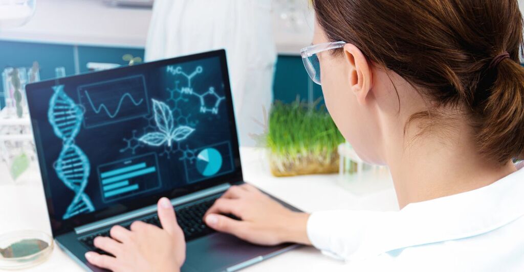 Una scienziata effettua un test per ringiovanire le cellule.