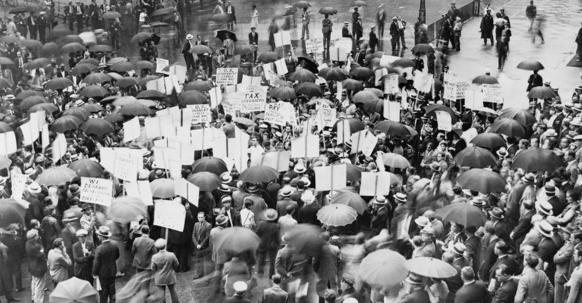 Persone che manifestano per la sanità pubblica.