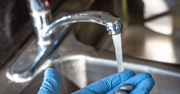 Acqua potabile contaminata.