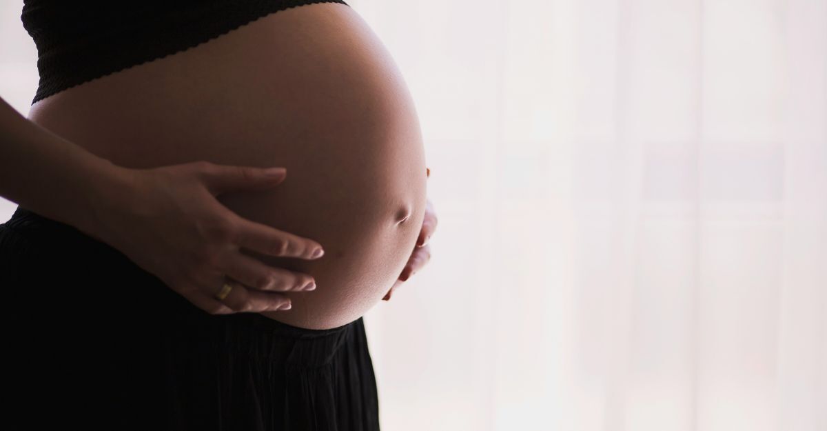Una donna incinta