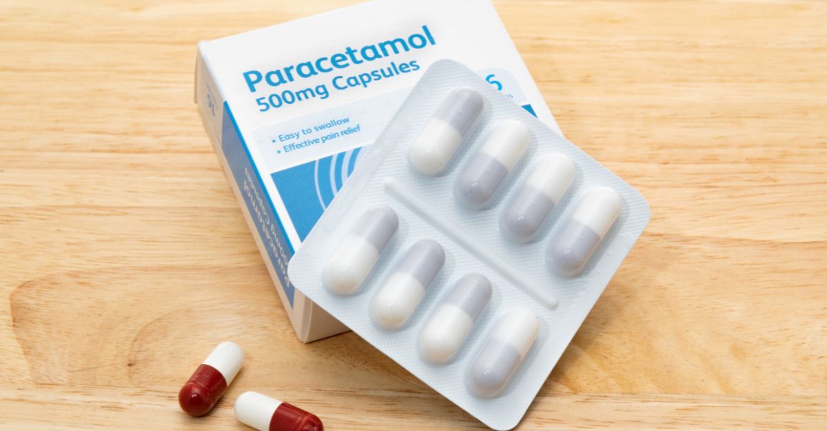 pastiglie di paracetamolo sul tavolo