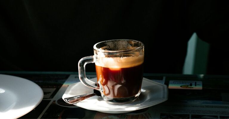 caffe-espresso-in-tazza-di-vetro