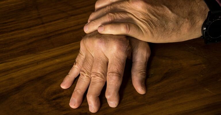 persona-con-artrite-psoriasica