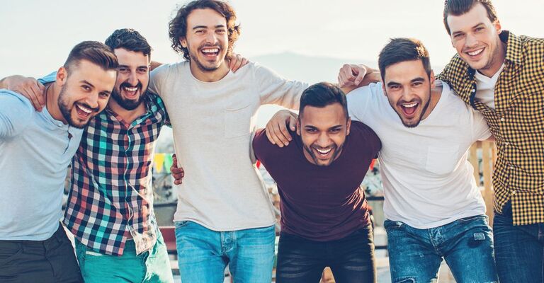 ragazzi che sorridono