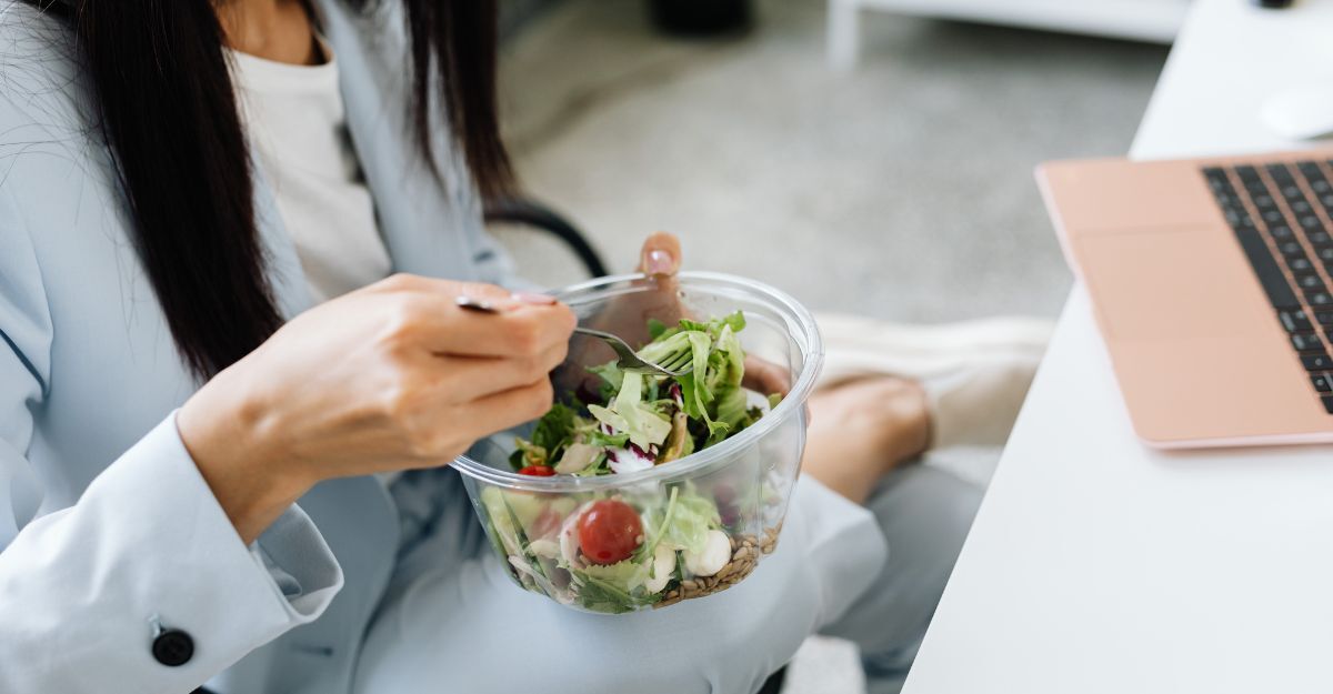 persona mangi un pasto sano