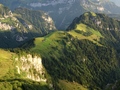 Hinter Wang