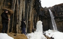 Met z'n drieën bij Svartifoss