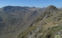 Bow Fell en Pike of Stickle vanaf Loft Crag